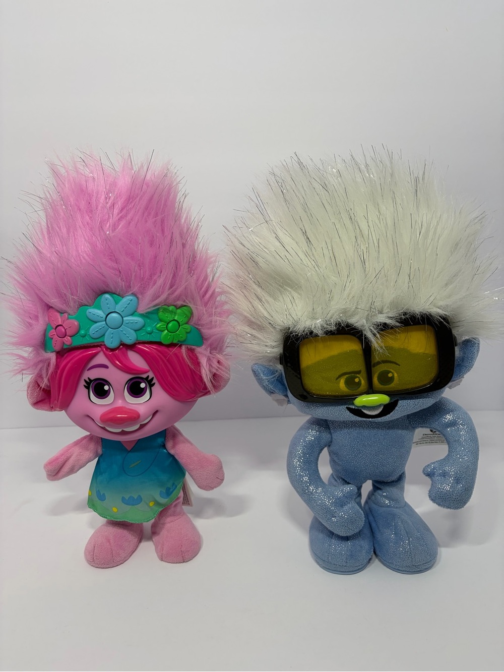 Toys Trolls Pink Poppy & Light Blue Guy Plush Duo with Bright Hair